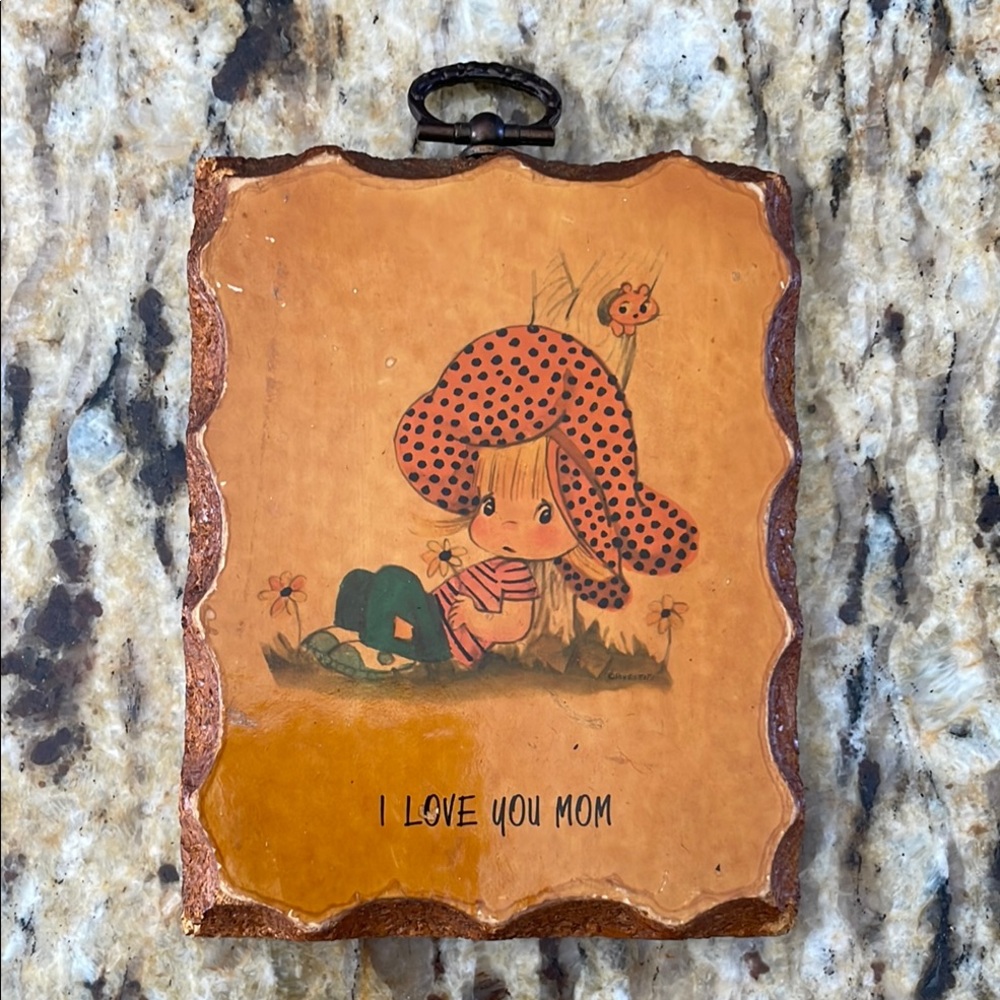 🌎Vtg Paula Cutes Hanging Cork Wood Plaque “I Love You Mom” Girl Leaning on Tree